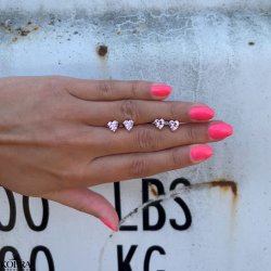 "Cherish" guld reringe med lyserde hjerter