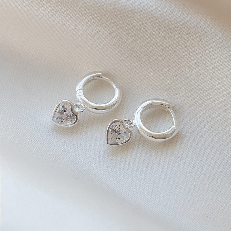 "Junie" silver heart earrings with white stones