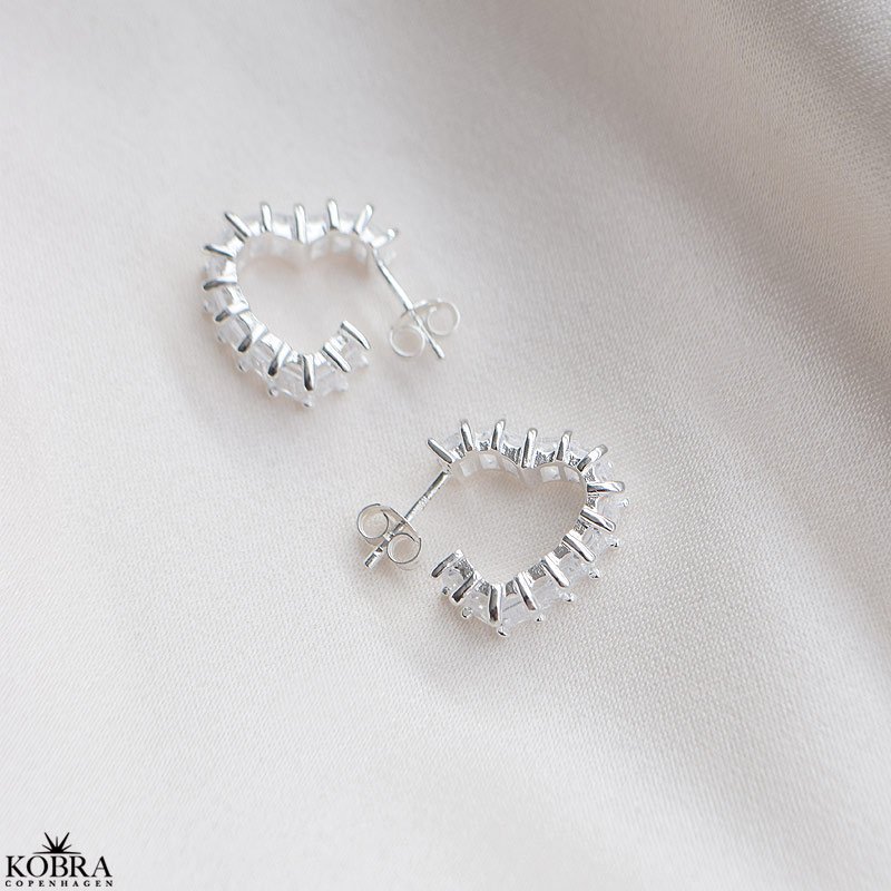 "Krystal" eksklusive sm hjerte hoops i slv med "krystaller"