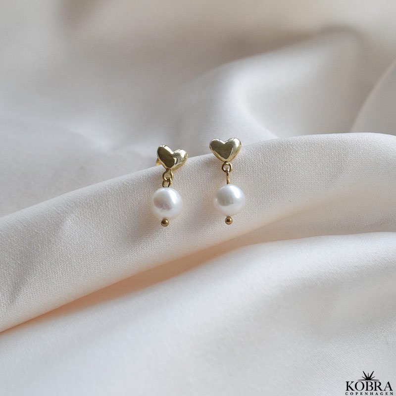 "Bellamy" Hjerte reringe i 18K forgyldt med ferskvandsperle