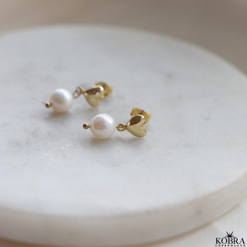 "Bellamy" Hjerte reringe i 18K forgyldt med ferskvandsperle