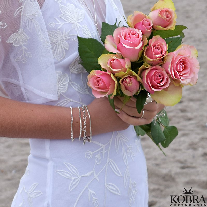 "Alara" slv armbnd med sm slv hjerter