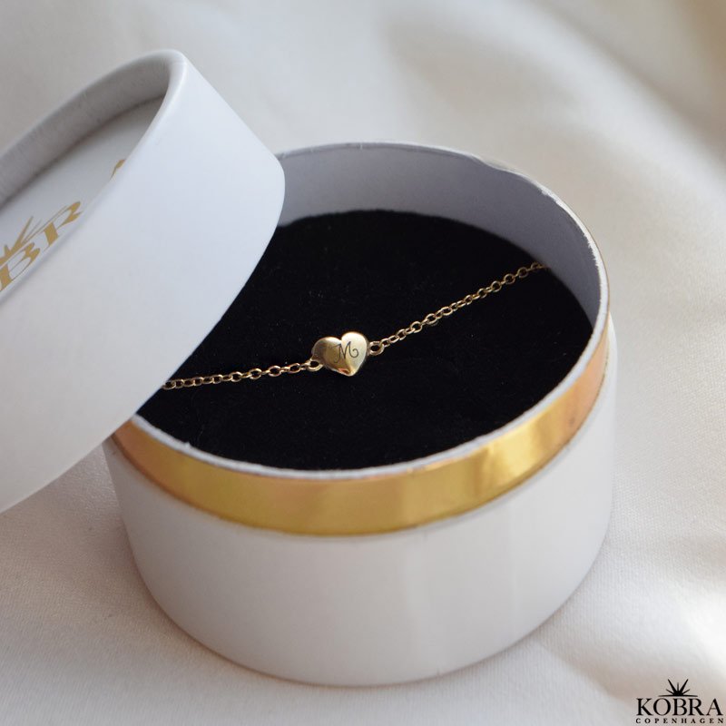 "Liva" guld armbnd med lille hjerte inklusiv din gravering
