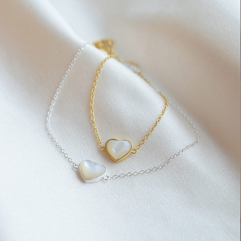 "Viola" silver heart bracelet with mother of pearl