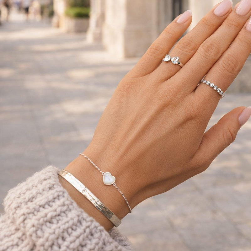 "Viola" silver heart bracelet with mother of pearl