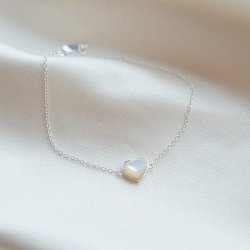 "Viola" silver heart bracelet with mother of pearl
