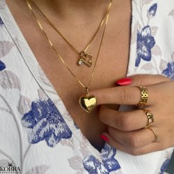 "Hoshi" 18 karat forgyldt Zodiac halskde med lille hvid sten