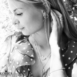 "Bella" slv hjerte halskde inklusiv personlig gravering