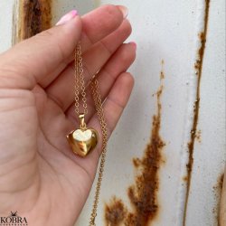 "Anamaria" 18 karat forgyldt hjertemedaljon med hvid sten