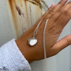 "Anamaria" hjertemedaljon i slv med hvid zirkonia