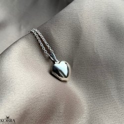 "Anamaria" hjertemedaljon i slv med hvid zirkonia