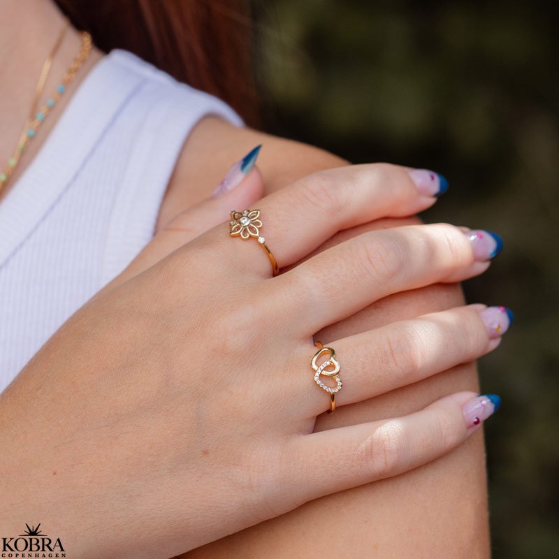 "Darling" gold heart ring with stones