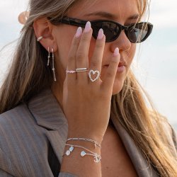 "Mellow" enkel ring i s�lv med s�lvkugler