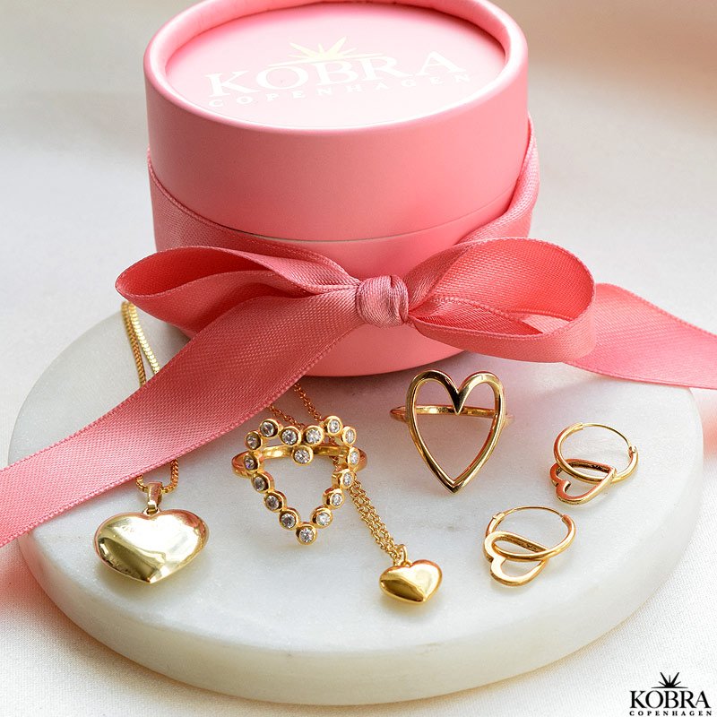 "Love" stor hjerte ring i guld