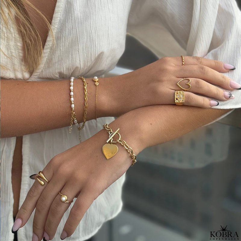 "Love" stor hjerte ring i guld