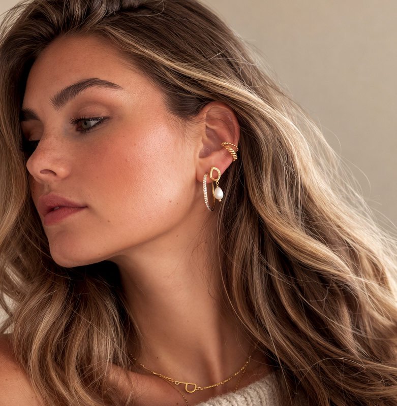 "Adelina" 18k gold-plated hammered earrings with freshwater pearls