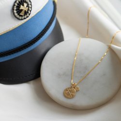 Studenter smykke i guld til studinen // halsk�de med indgravering