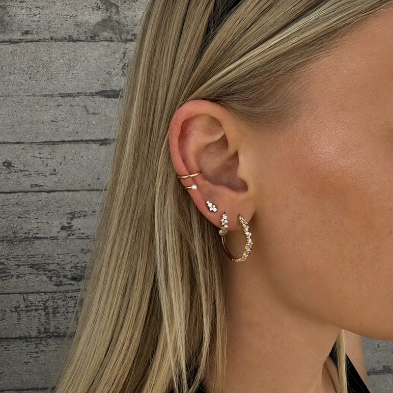 "Clay" ear cuff in 18k gold-plated sterling silver with a pearl.