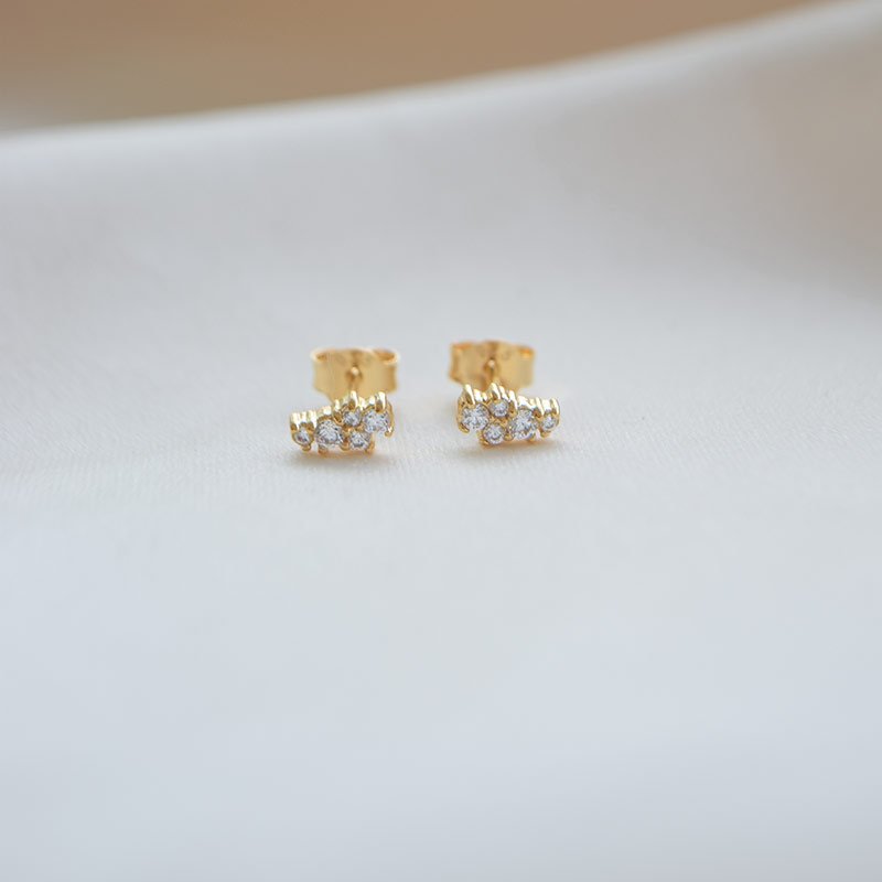 "Mikami" gold mini earrings in a unique design