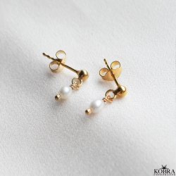 "Wilma" small gold-plated pearl earrings  with white freshwater pearl