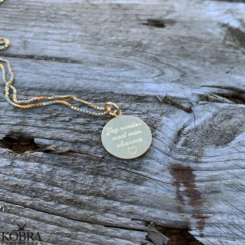 "Harmony" 18 karat forgyldt amulet halskde inklusiv gravering