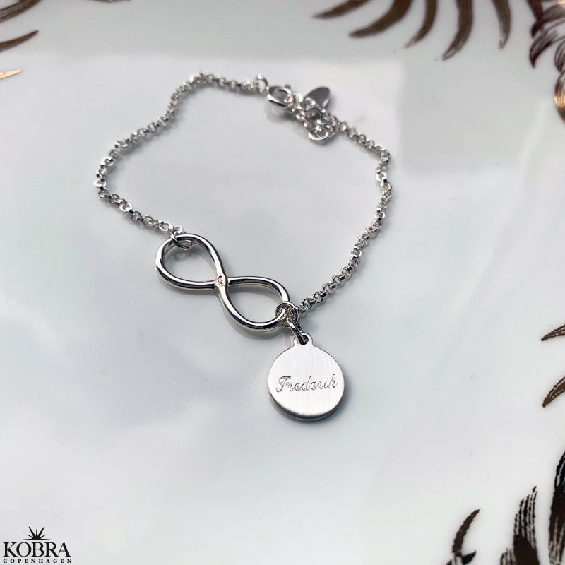 Infinity - sølv armbånd med uendelighedstegnet og amulet med gravering