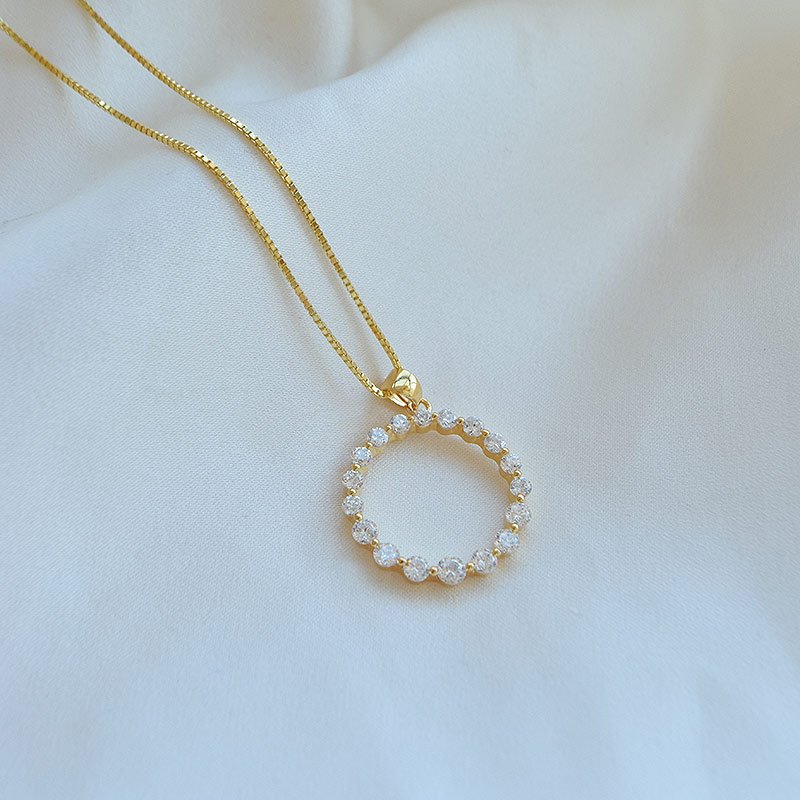 "Janet" guld halsk�de med rundt vedh�ng