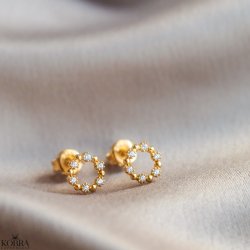 "Janet" sm runde guld restikker med sten