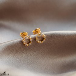 "Janet" sm runde guld restikker med sten