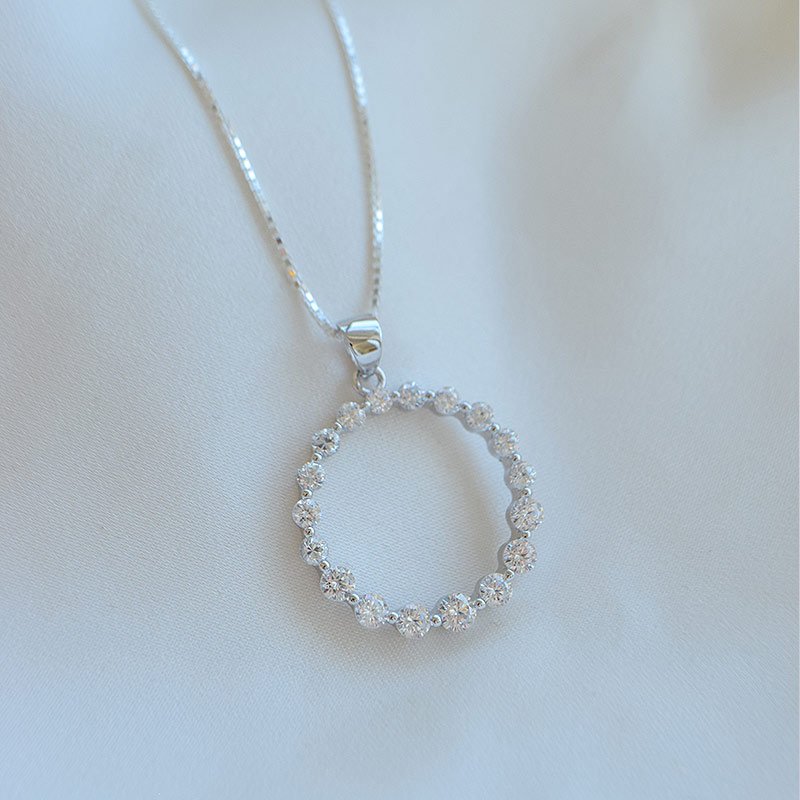 "Janet" s�lv halsk�de med rundt vedh�ng