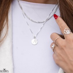 "Journal" slv amulet halskde med gravering samt bogstav med hvide sten