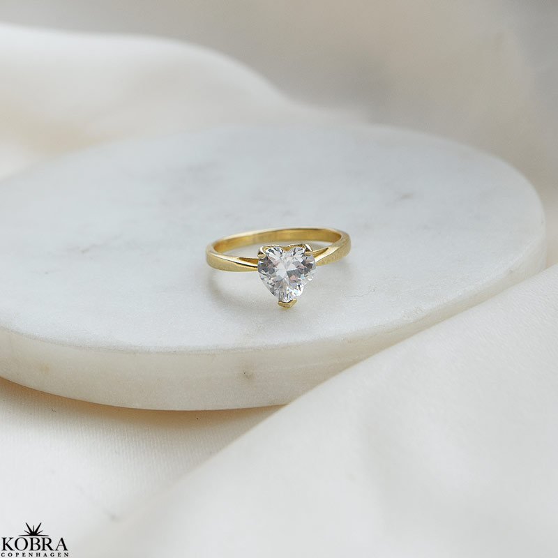 "Joy" guld hjerte ring med smuk zirkonia sten