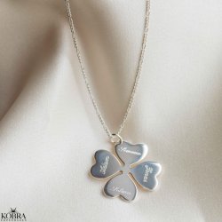 "Arley" Slv halskde med hjerte firklver, personligt graveret