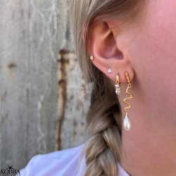 "Lelou" guld slangereringe med hvide ferskvandsperler