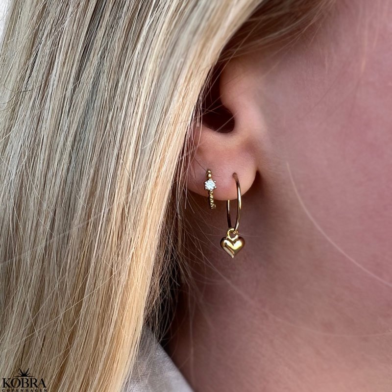"Mirabelle" enkle hoops / reringe med lille hjerte i guld