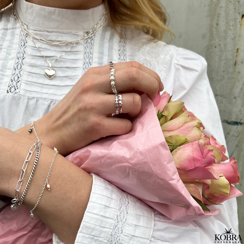 "Cookie" slv ring med gte ferskvandsperler