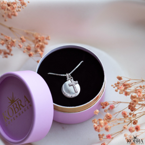 Slv amulet med lille kors vedhng - inklusiv gravering!