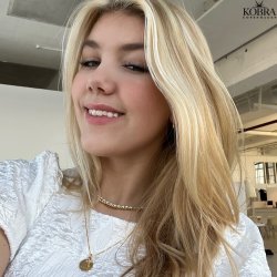 Guld amulet / halskde med lille kors - inkl. gravering!