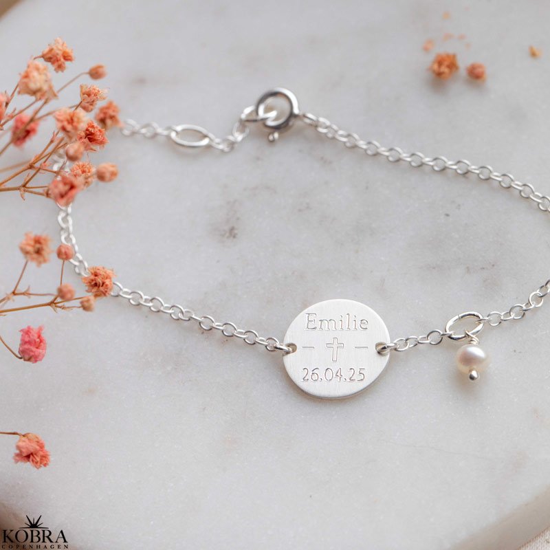 Konfirmationssmykke - slv armbnd med gte ferskvands perle og personlig gravering