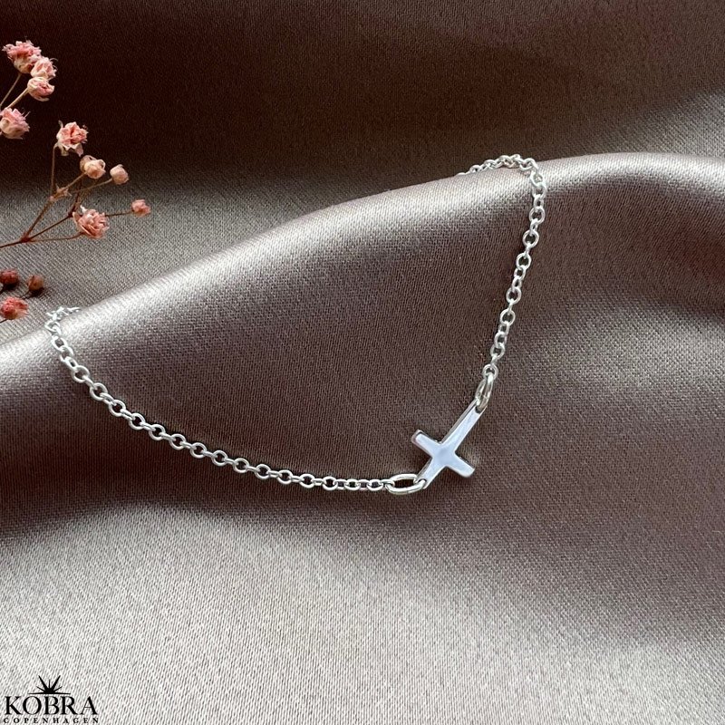 Konfirmationssmykke "Trust" mini kors armbnd i slv