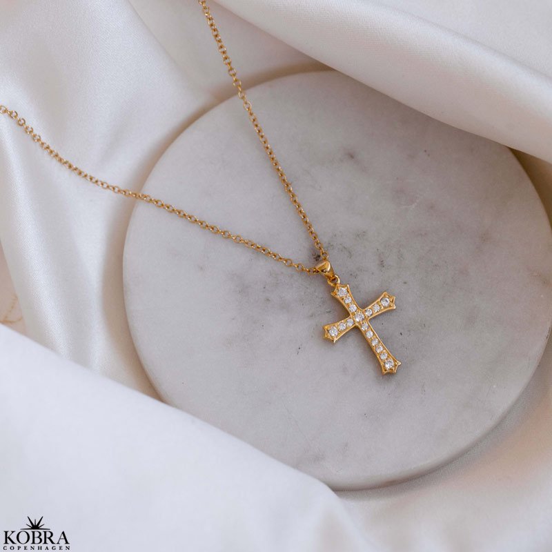 "Guardian" 18 karat forgyldt kors halskde med sten