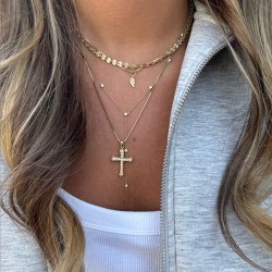 "Jenny" dropphalsband i guld med stenar