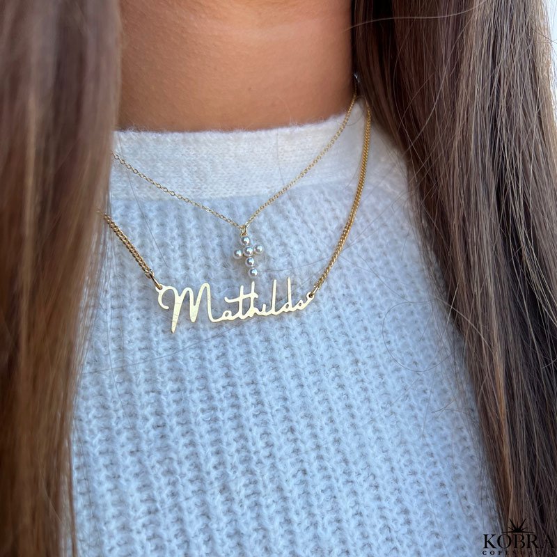 "Ethel" guld halskde med lille perlekors