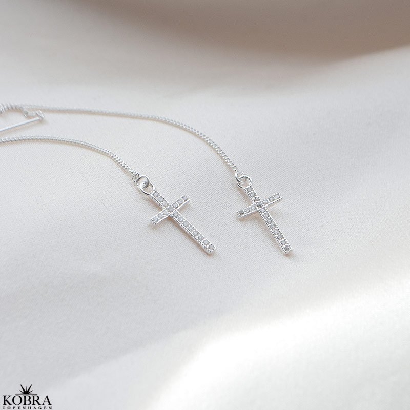 "Lucia" slv retrde med kors