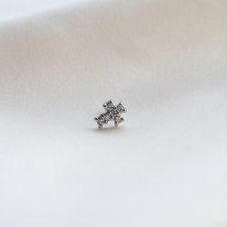 "Petit Cross" kors piercing �restik med sten (1 stk.)