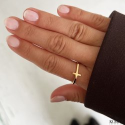 "Trust" kors ring i guld