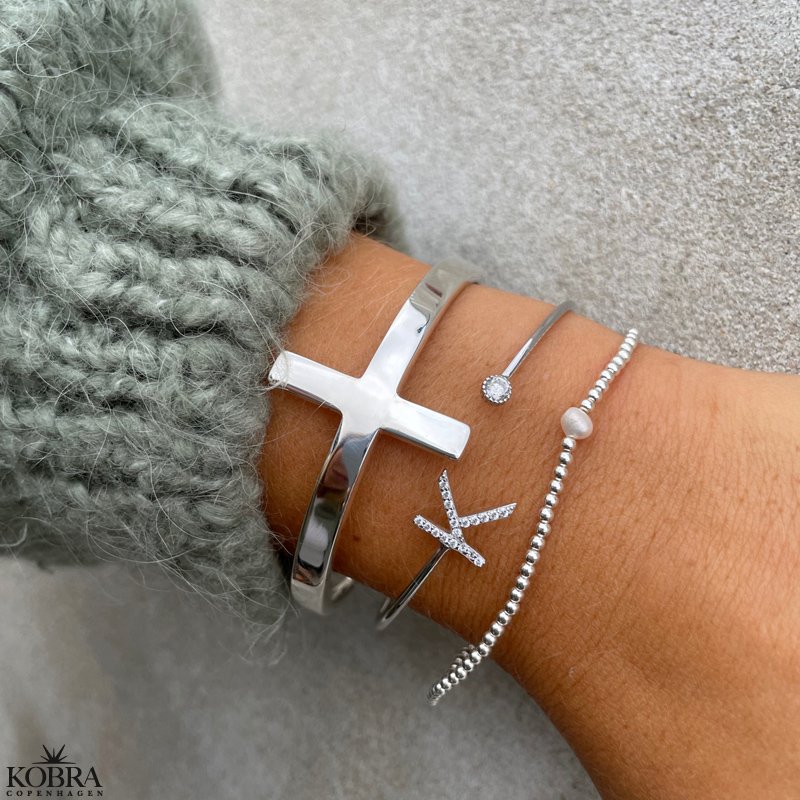 "Zoey" Personal bracelet with your initial - in silver or gold plated