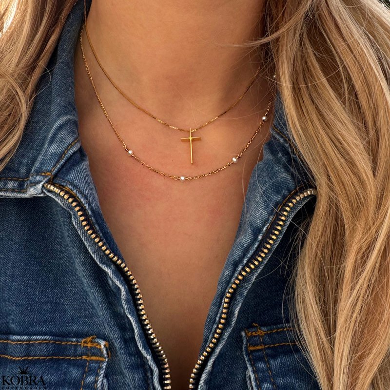 "Malia" handmade gold necklace with small pearls