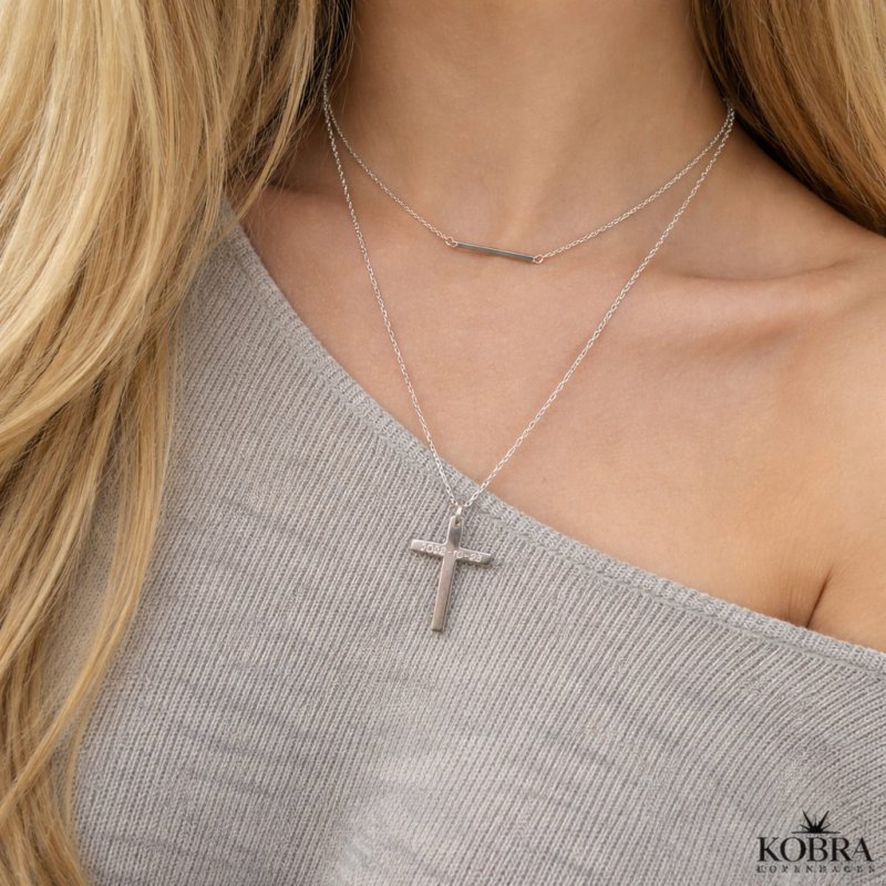 "Free" classic cross with personal engraving in silver
