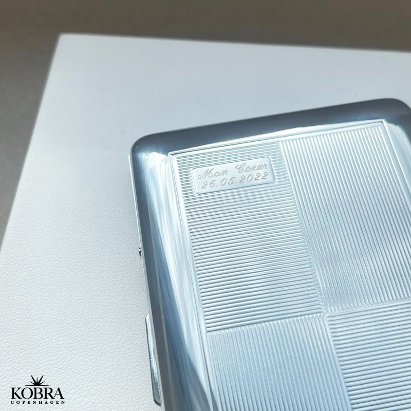 Kreditkortholder i stl med mnster model 1